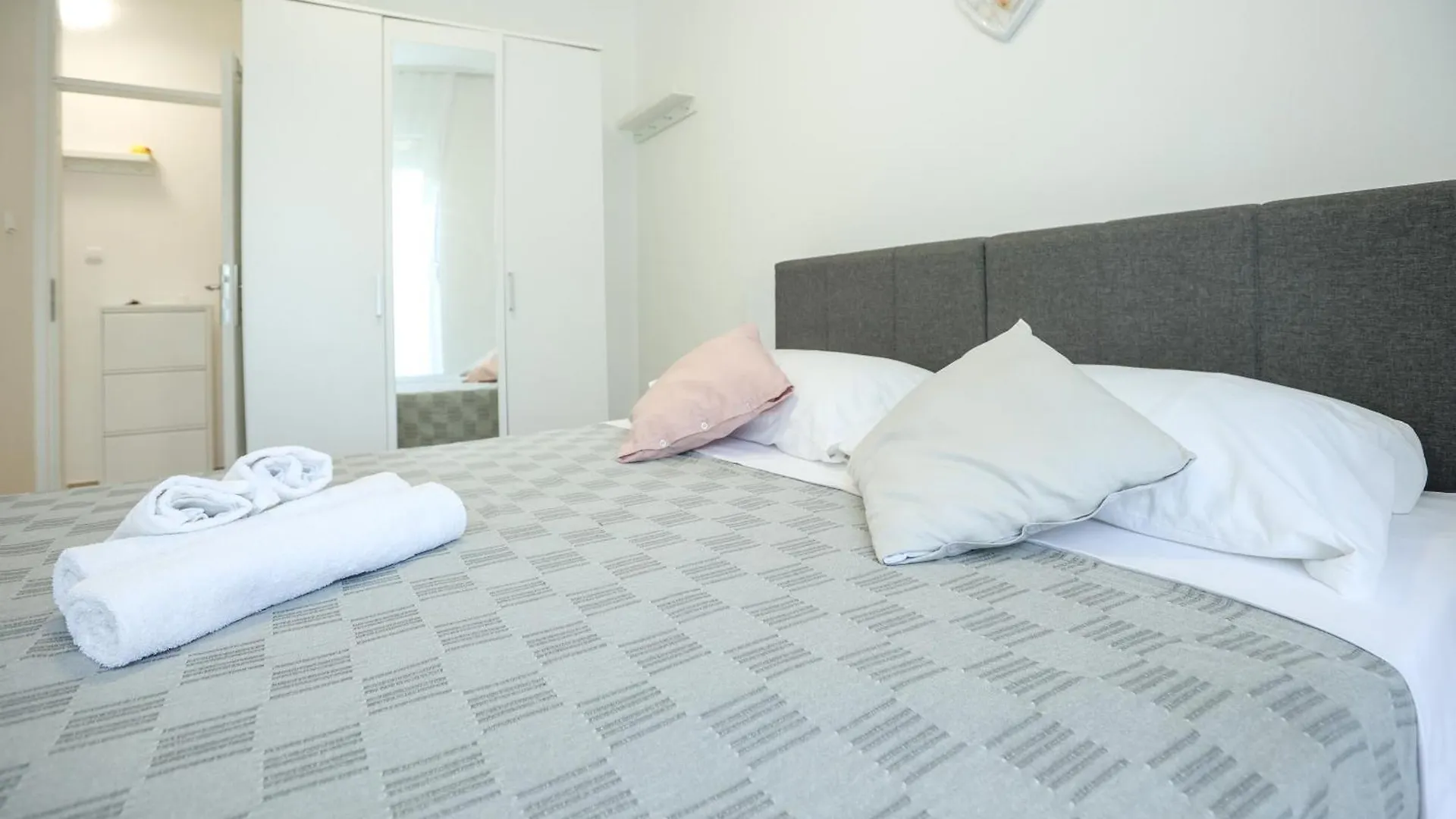 Apartments Lana I Davide Zadar Croatia