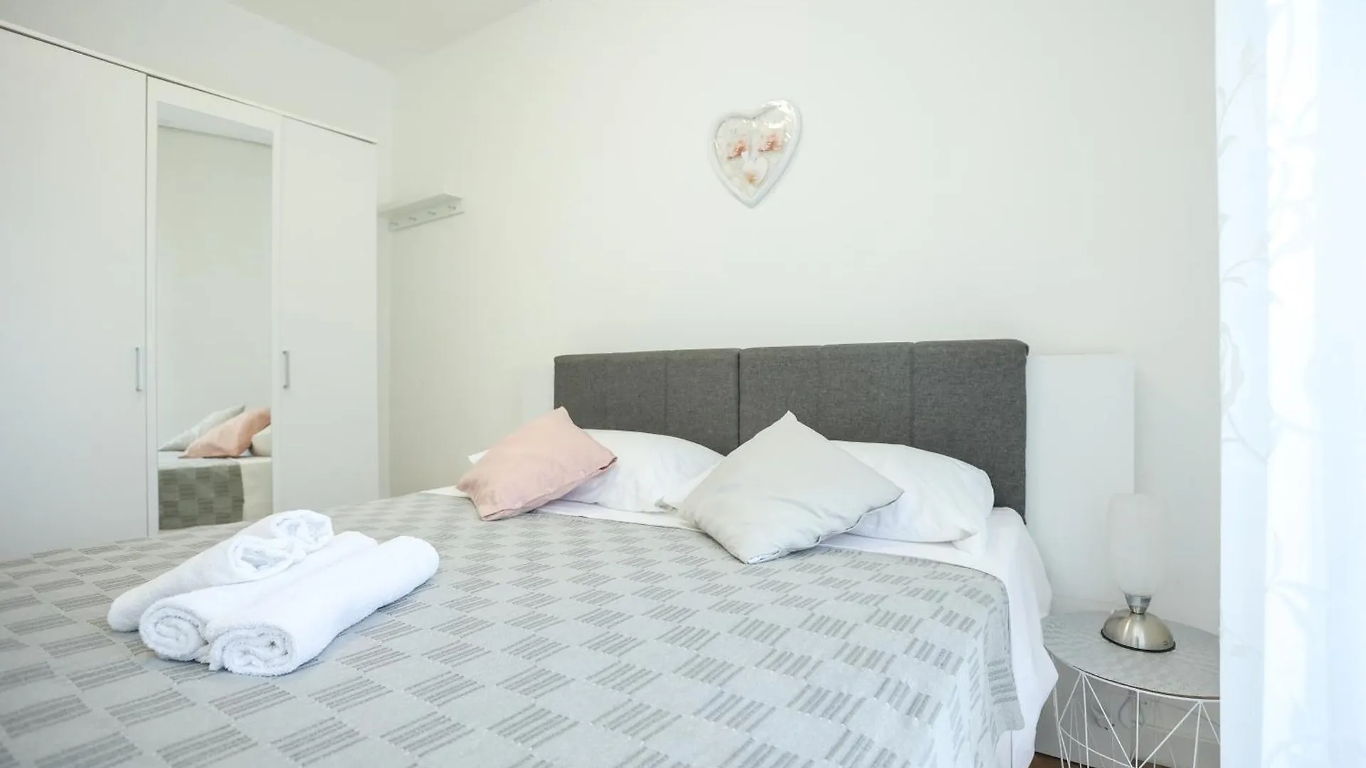 Apartments Lana I Davide 扎达尔